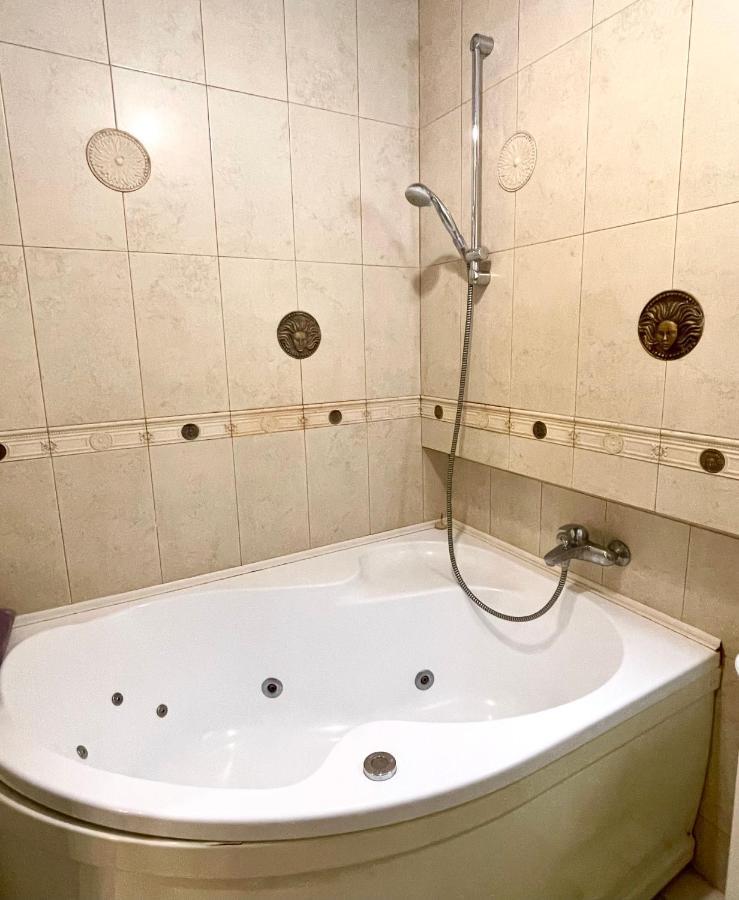 Бакулина 14 Appartement Charkov Buitenkant foto